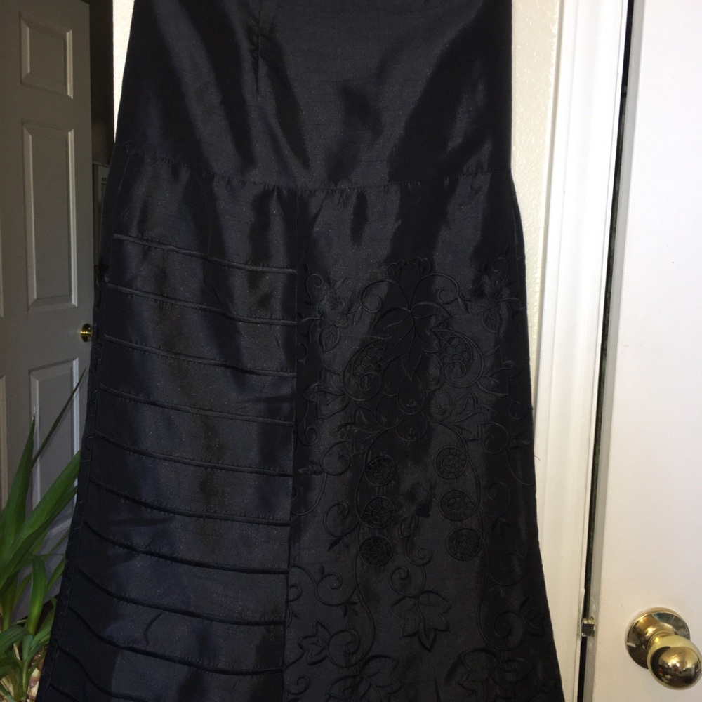 2pc black lace skirt and jacket size 20